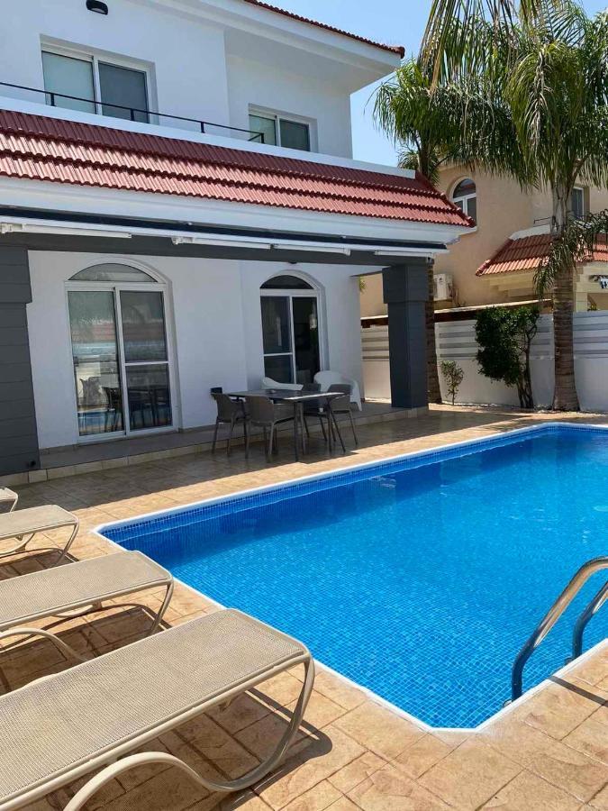 Villa Diana - 200 Meters From Kapparis, Fireman'S Beach Paralimni Exterior foto